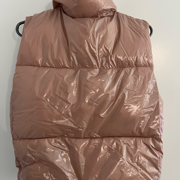 puffer vest - Picture 2 of 3